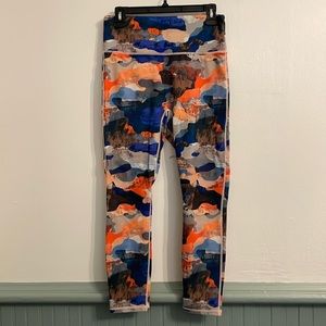 Fabletics Anywhere Motion365 Ultra High Waisted 7/8 Leggings Zion size Large